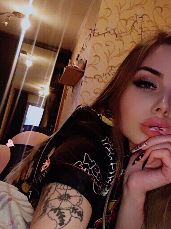 Регинка привлекательная девушка из Нурлат цена от 3000 руб